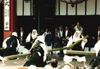 竹伐り会式(たけきりえしき)